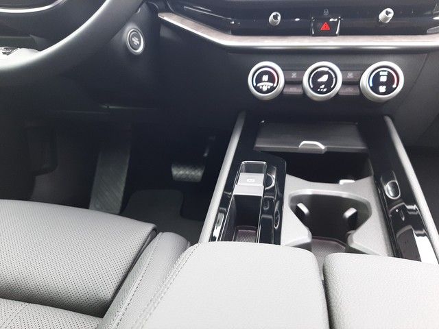 Fahrzeugabbildung Skoda Superb Combi L&K 1.5TSI iV AHK Matrix Leder 360°