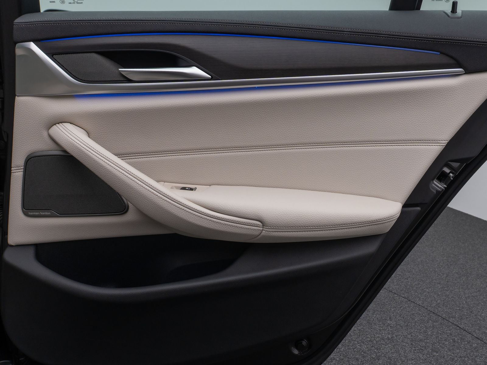 Fahrzeugabbildung BMW 520d  xD Luxury Line Panorama Kamera DAB H/K AHK