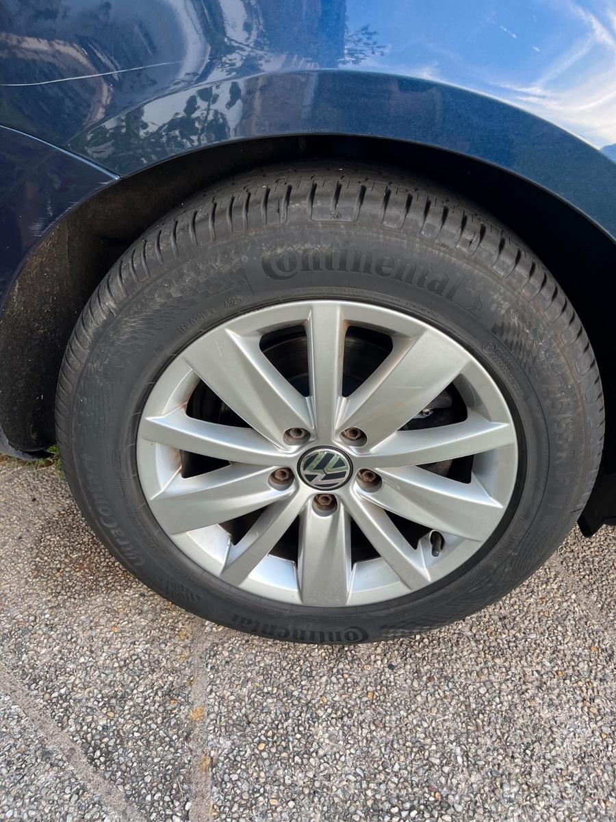 Volkswagen Passat 2012 — engine 1.968 cm³, 140 HP (103kW)