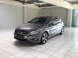Mercedes-Benz A 180 BlueEfficiency *Garantie* *AHK* - Mercedes-Benz A 180: Kleinwagen