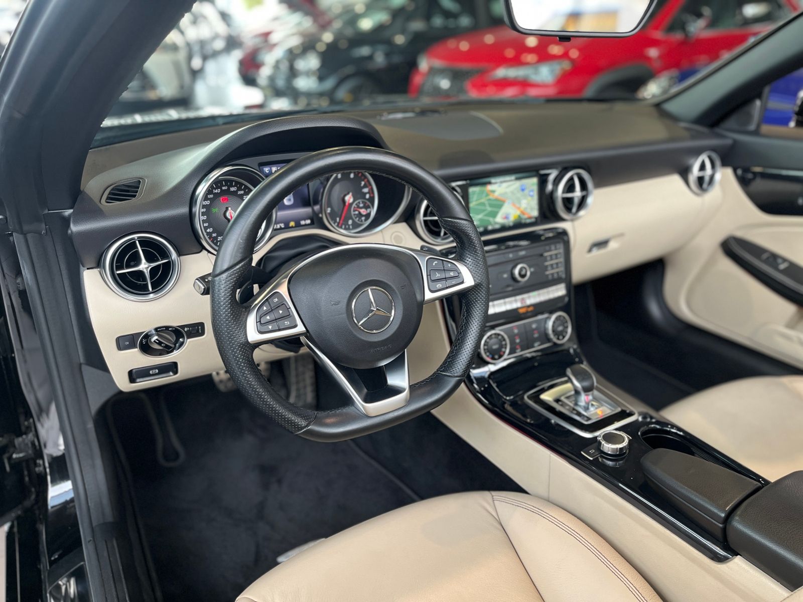 Fahrzeugabbildung Mercedes-Benz SLC 300 KLIMA NAV SHZ LEDER BEIGE