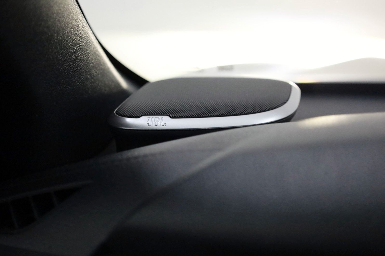 Fahrzeugabbildung Toyota Hilux Double Cab Invincible,ACC, Navi,Rollo, AHK