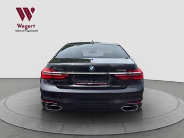 BMW 740 - 11