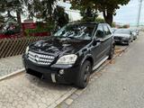 Mercedes-Benz ML 320 CDI 4MATIC - AMG 63 - Mercedes-Benz ML 320: AMG
