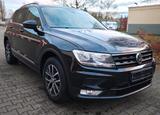 Volkswagen Tiguan 2.0 Digitales Tacho 4x4 Navi Automatik - Volkswagen Tiguan mit Benzin-Antrieb: Geländewagen, 2.0
