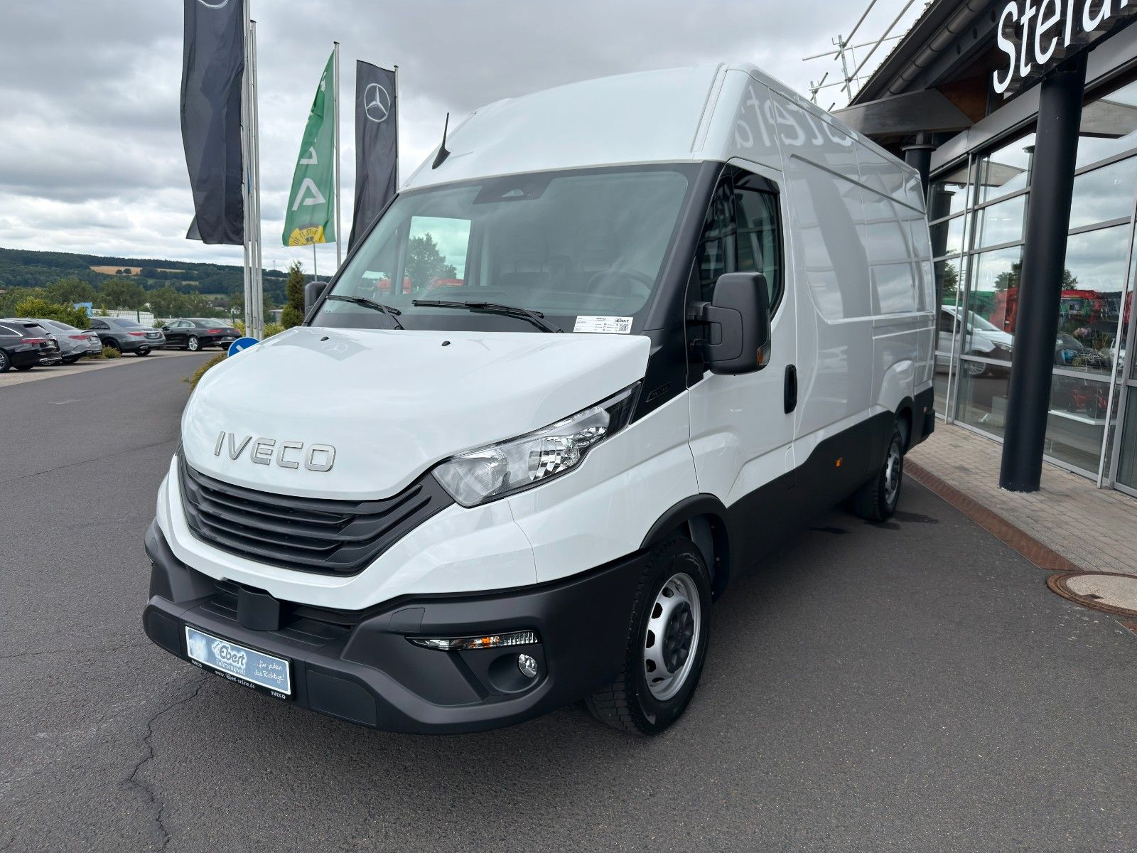 Fahrzeugabbildung Iveco Daily 35S14 V ASC Kastenwagen