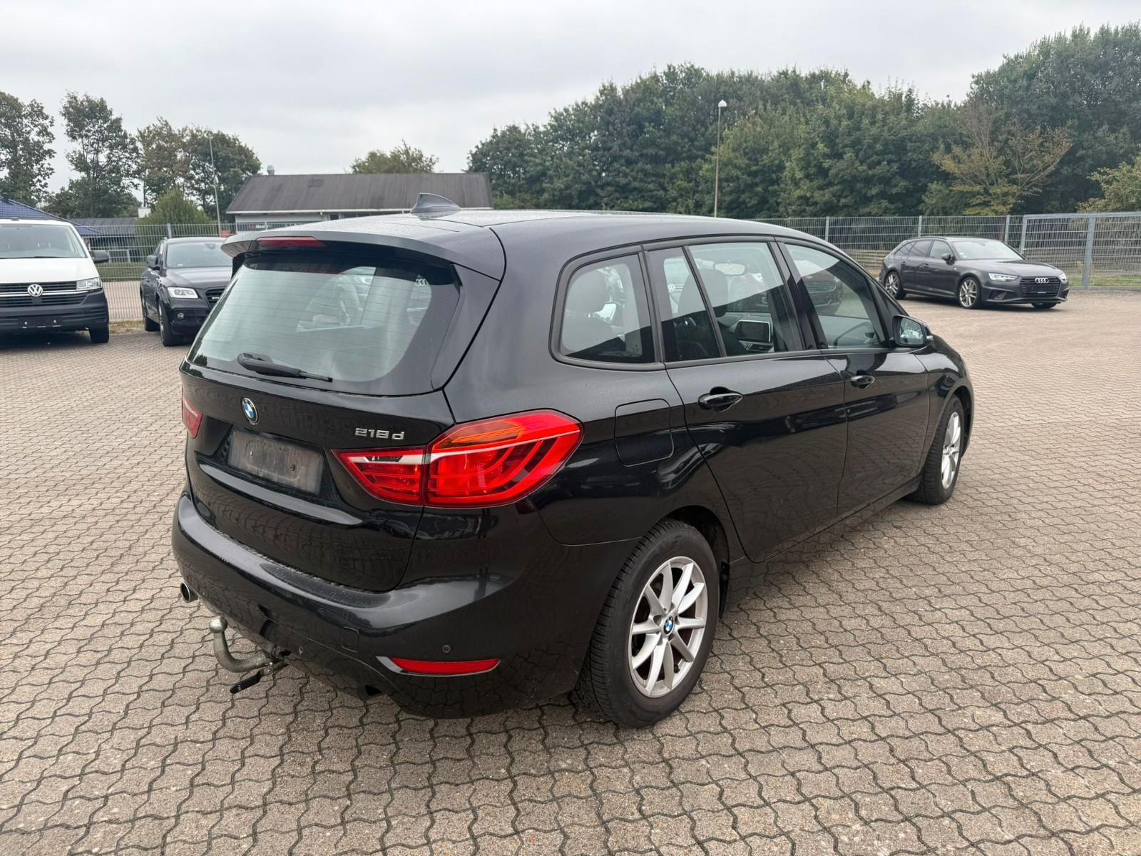 BMW 218 2015 — interior