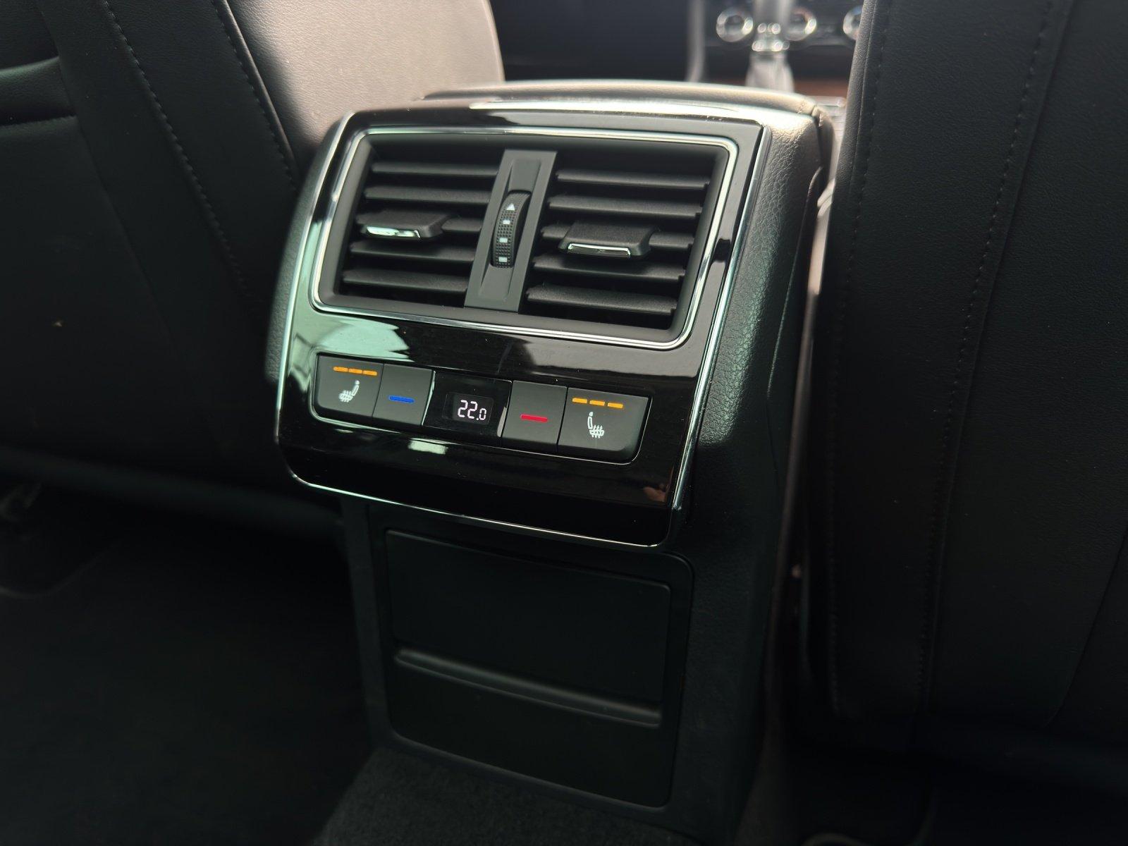 Skoda Superb Combi 2.0 TDI Scout Final Edt./AHK/PANO/