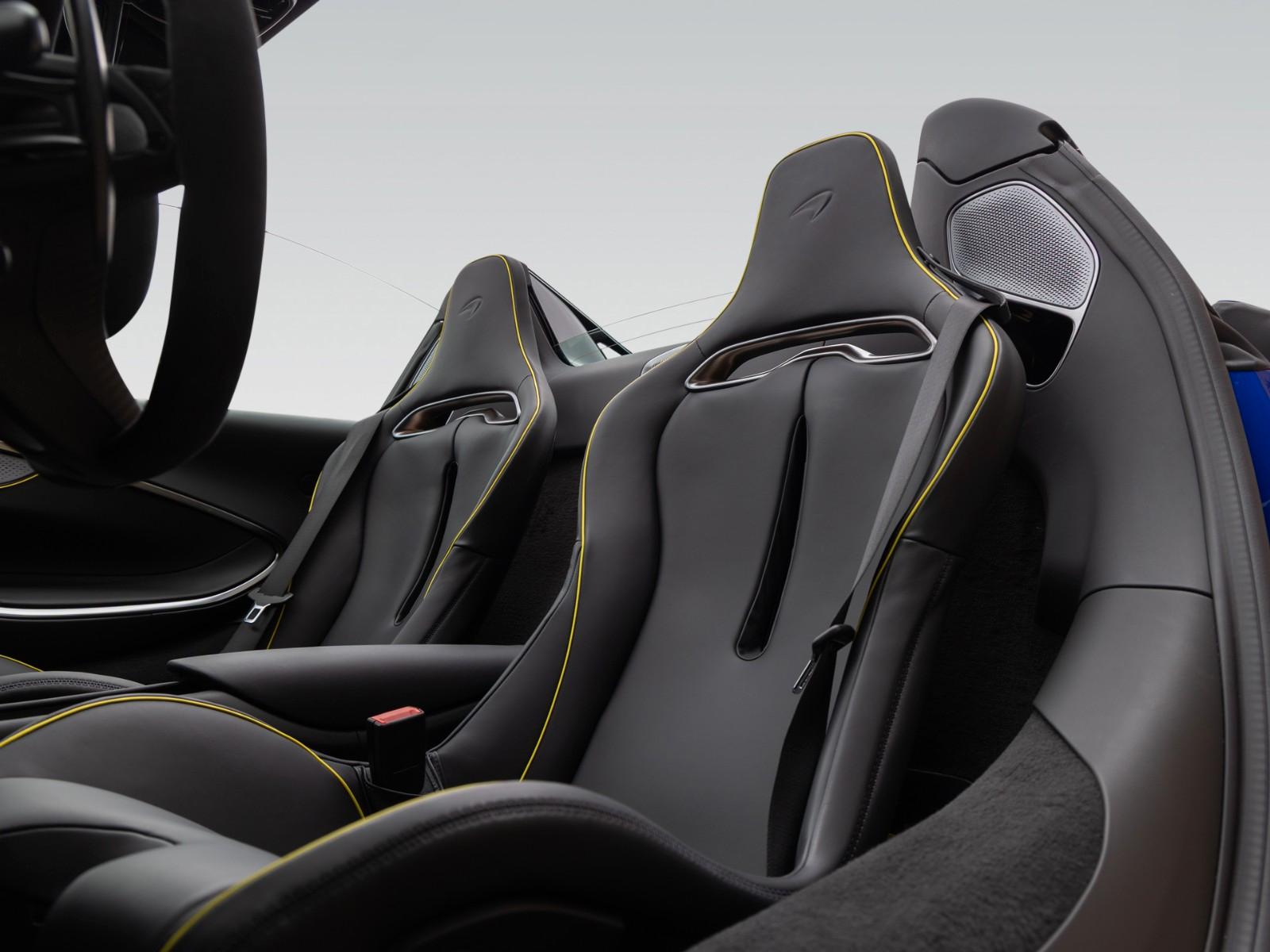 McLaren Artura Spider | Tanzanite Blue