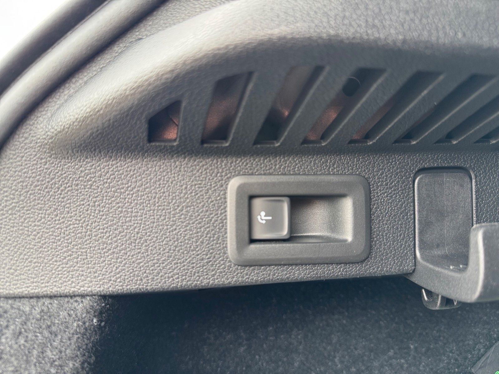 Fahrzeugabbildung SKODA Kamiq Tour 1.5 TSI