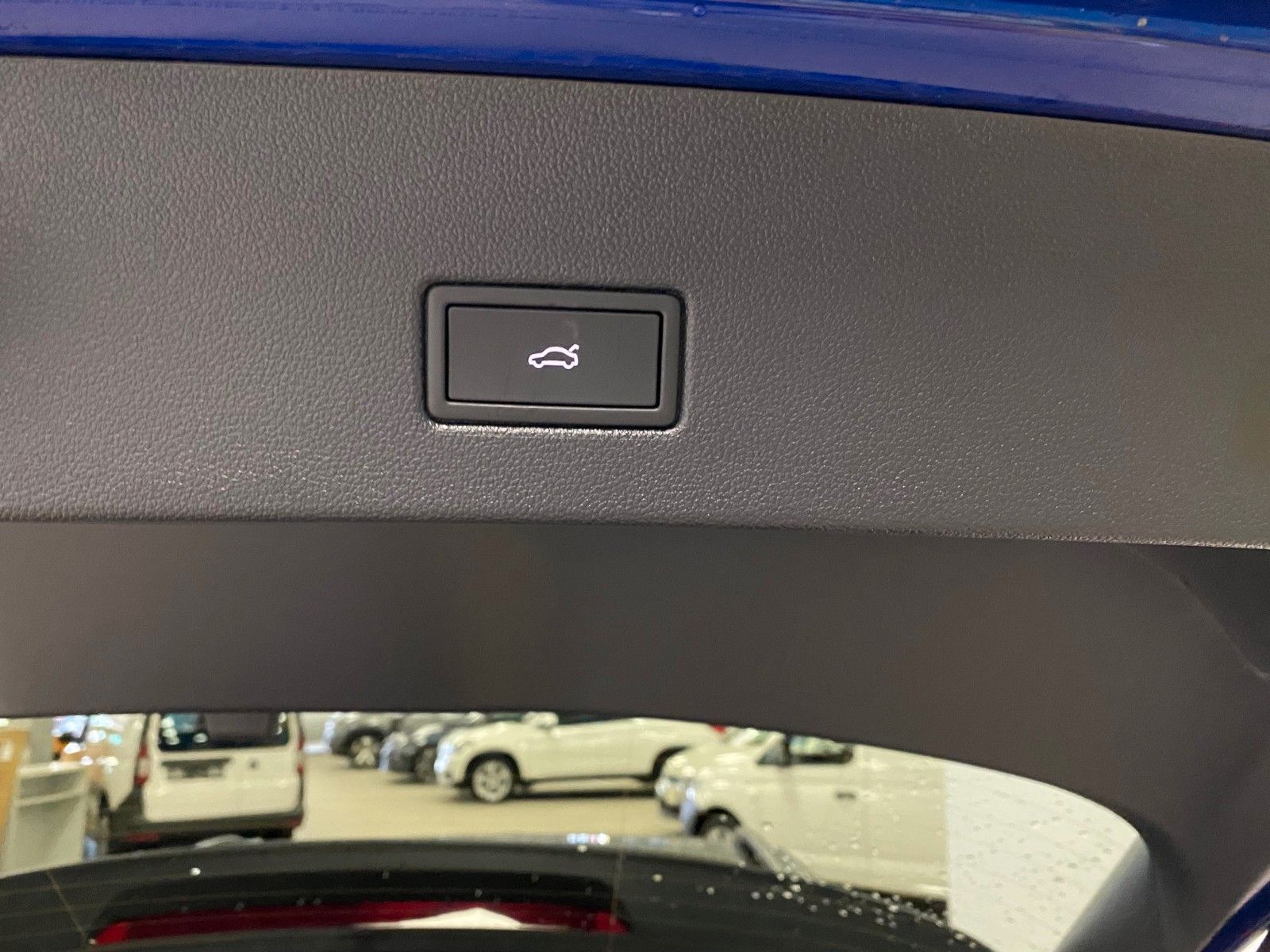 Fahrzeugabbildung Volkswagen T-Roc 1.5 TSI DSG R-Line+ACC+AHK+19 ZOLL ALUFELG