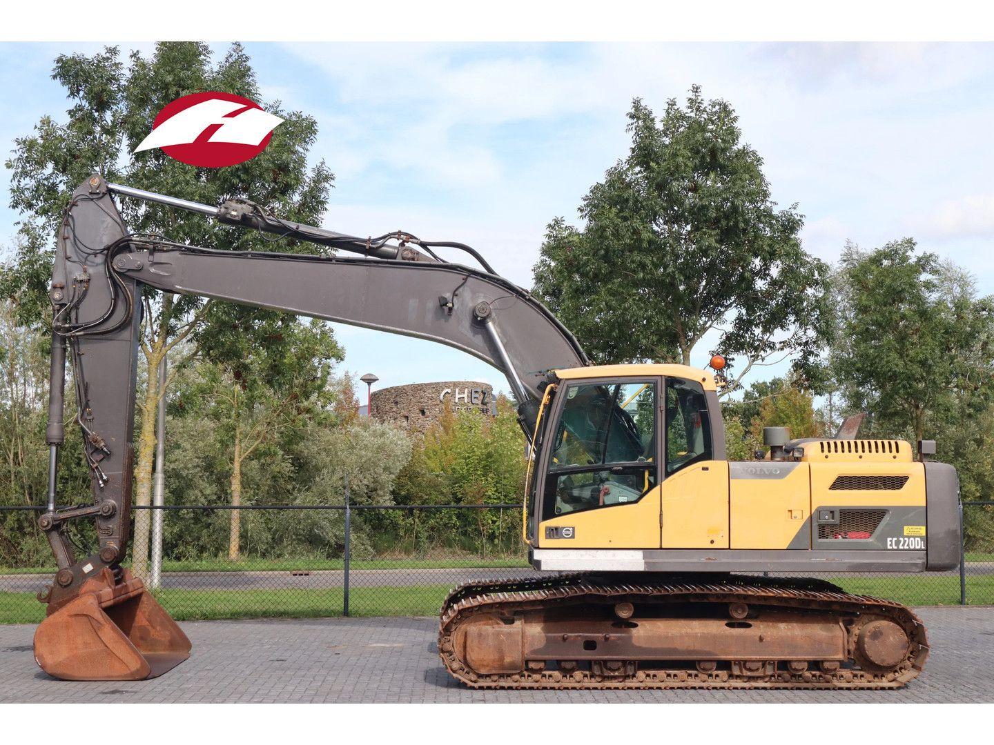 Volvo EC220D L | BUCKET | QUICK COUPLER | CENTRAL LUBE