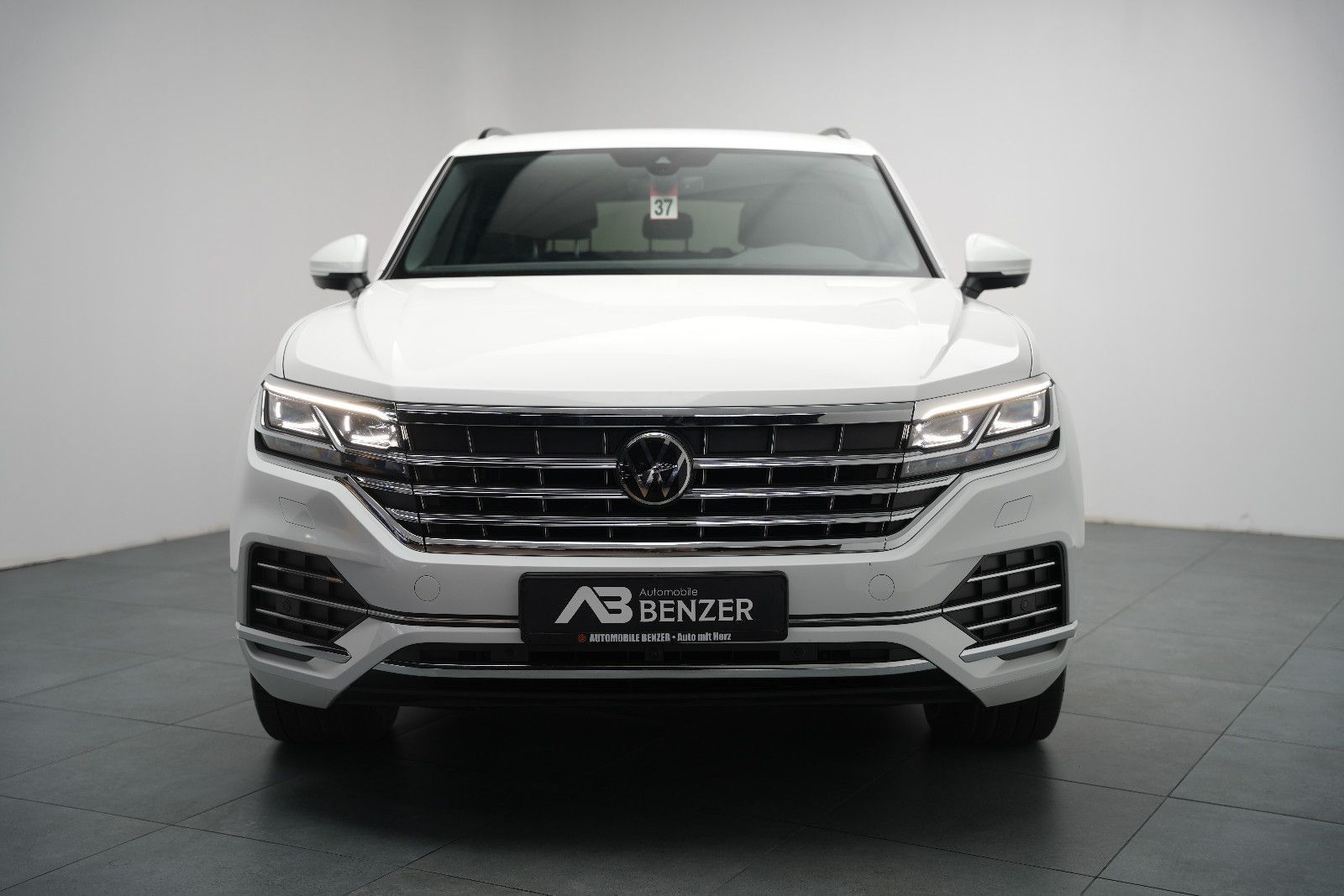 Fahrzeugabbildung Volkswagen Touareg SPORT/ 4Motion/VIRTUAL/AMBIENT/360''KAM