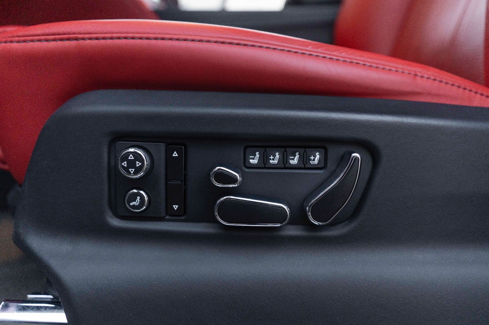 Fahrzeugabbildung Bentley Bentayga V8 HUD 360° MASSAGE ACC TOTW