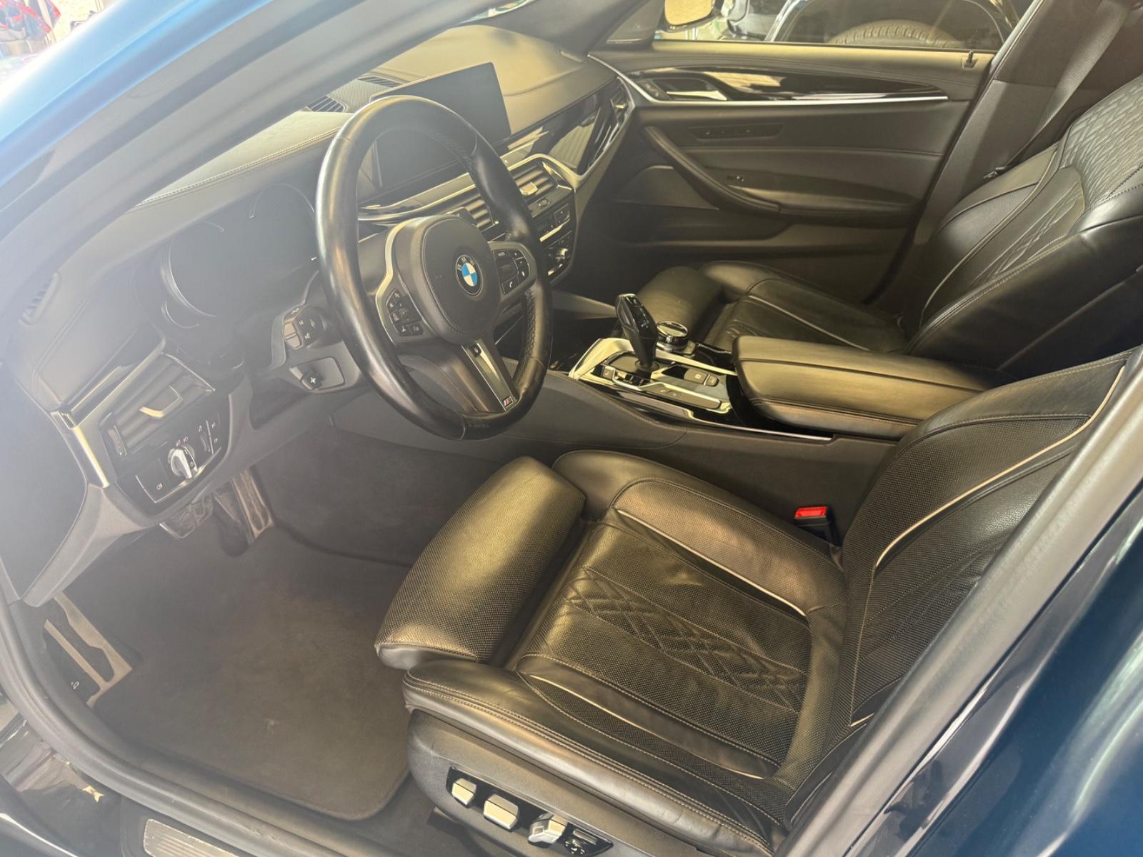 BMW M550i xDrive 4.4 V8 462 ch BVA / Bowers & Wilkins / Night Vision / Head-Up Display / Sièges ventilés