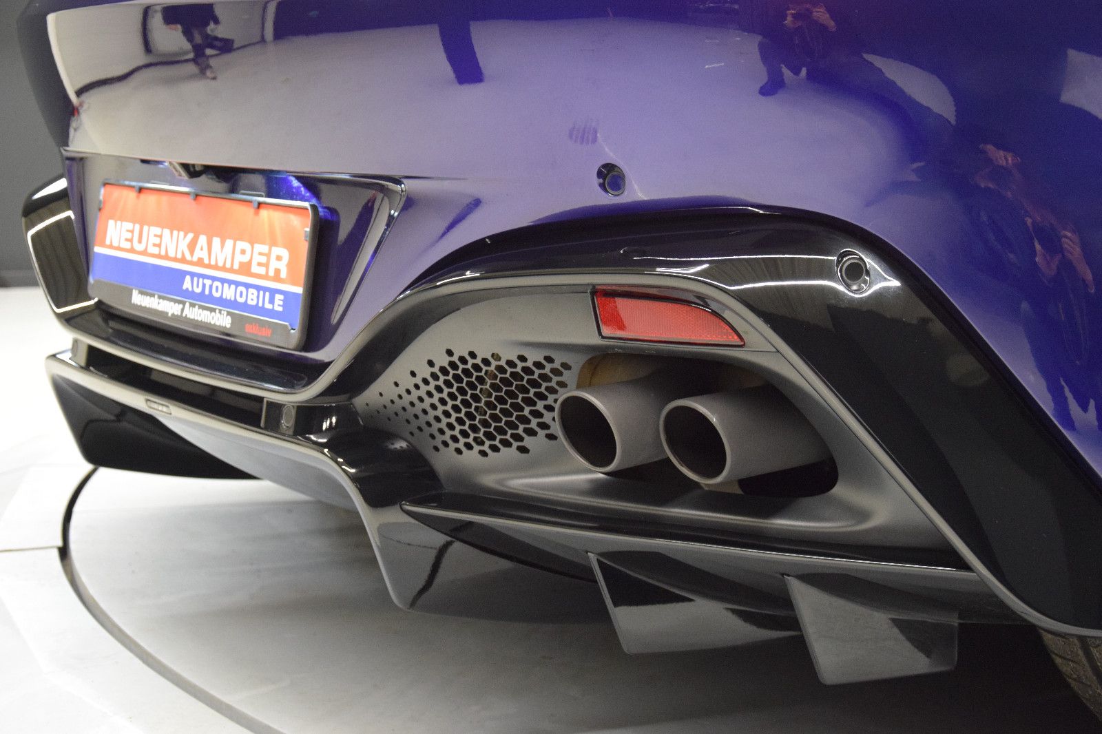 Fahrzeugabbildung Aston Martin V8 Vantage 4.0 V8 02/2027 Garantie