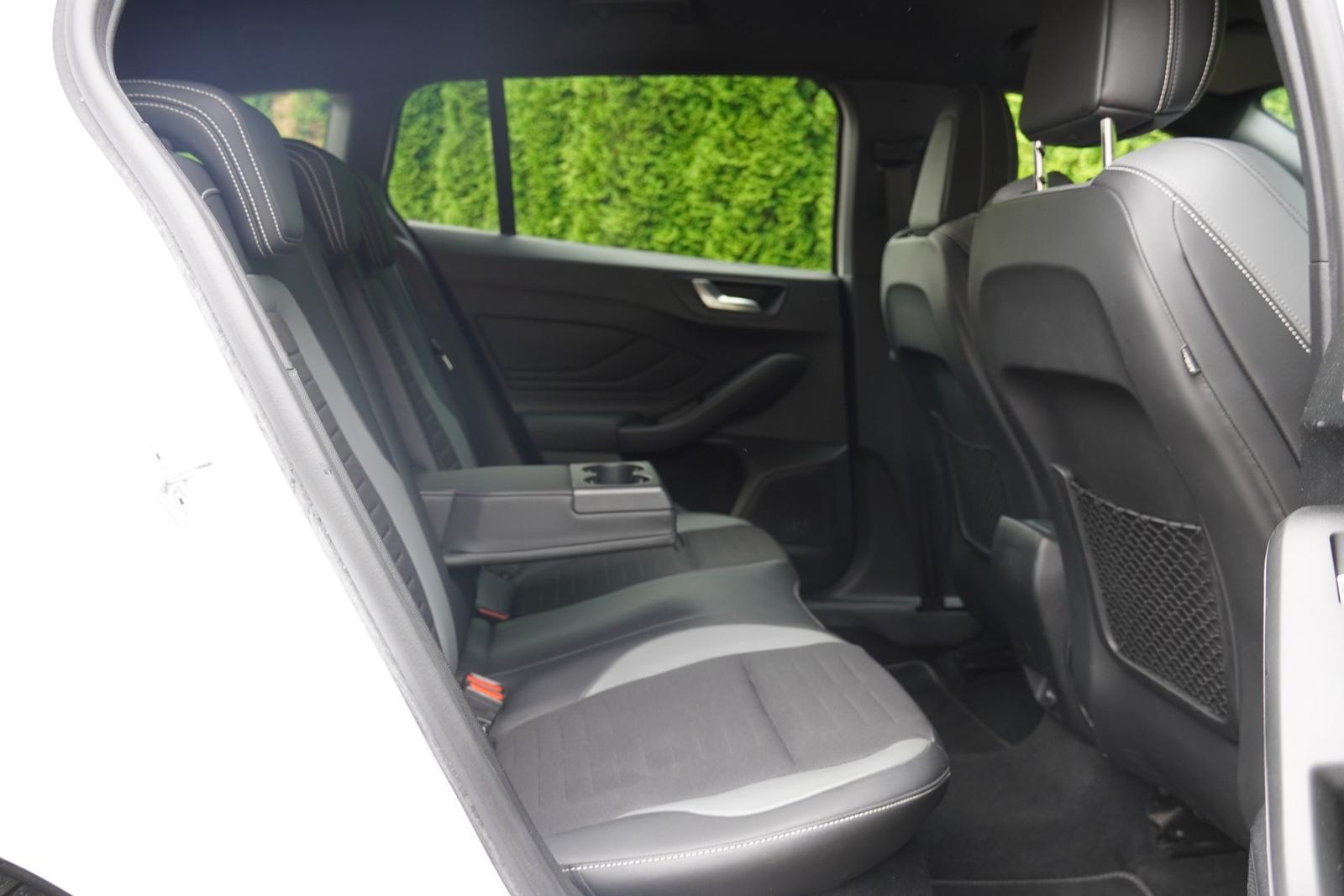Ford Focus Turnier 2.3 EcoBoost ST LED Navi DAB PDC