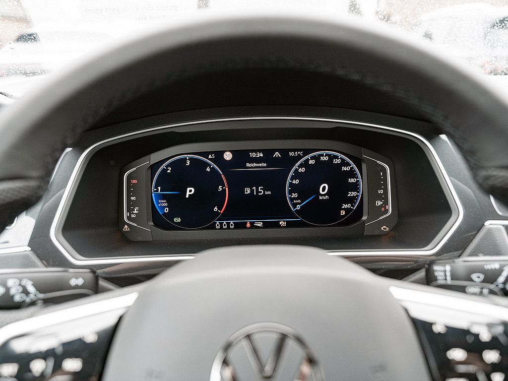 Fahrzeugabbildung Volkswagen Tiguan 2.0 TDI R-Line NAVI AHK ACC MATRIX-LED