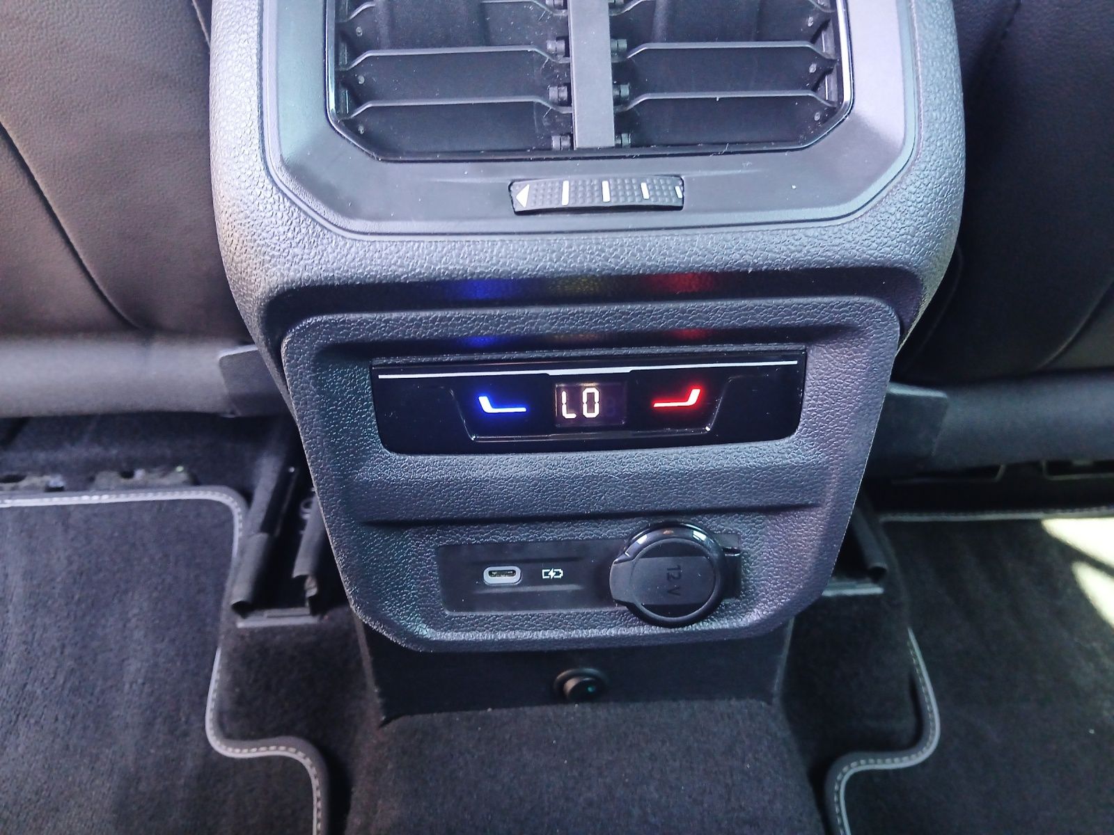 Fahrzeugabbildung Volkswagen Tiguan TDI R-Line FAHRSCHULE