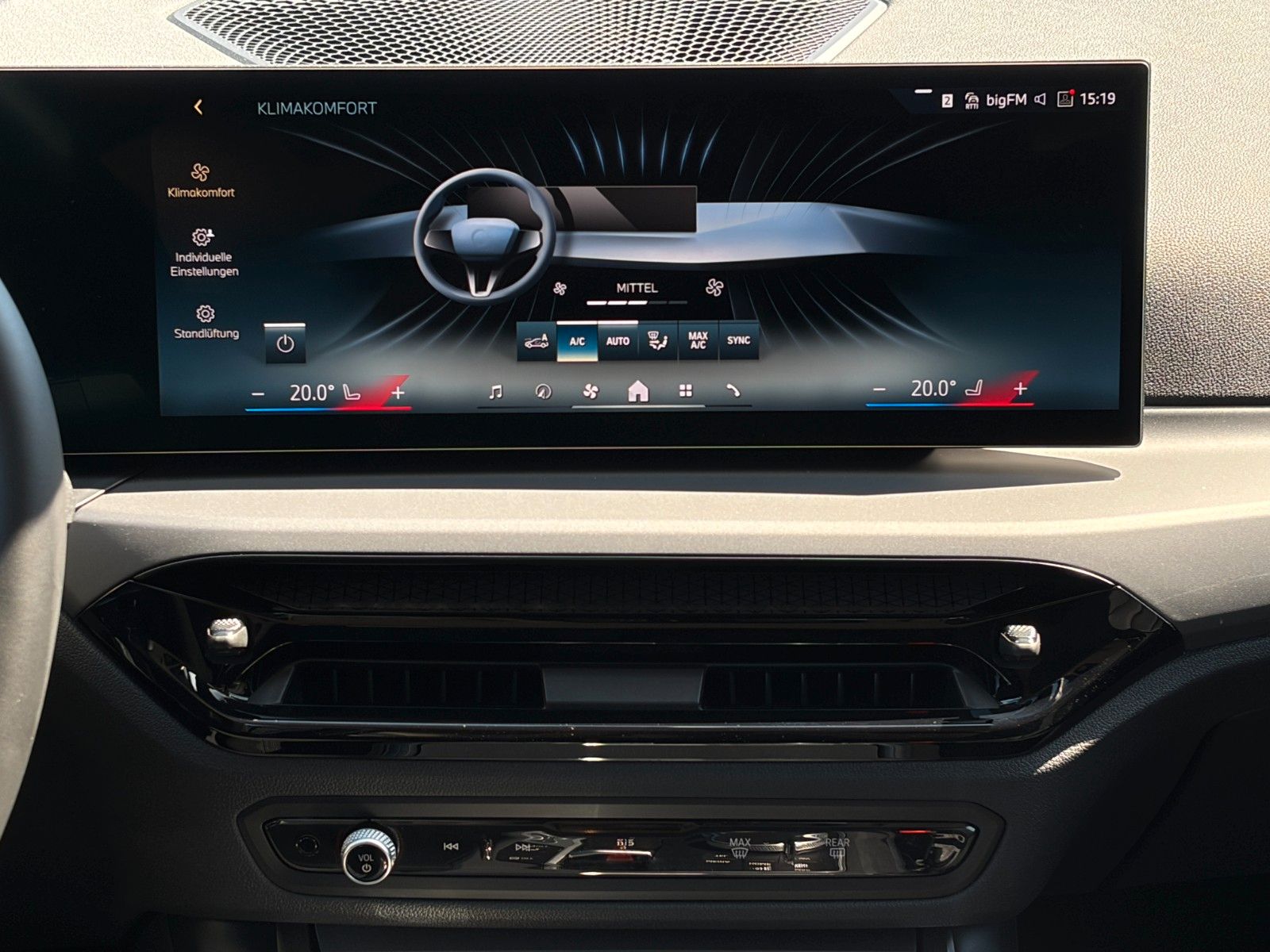 Fahrzeugabbildung BMW 318i Touring CockPit+ Alarm 3Z-Klima Kamera SHZ
