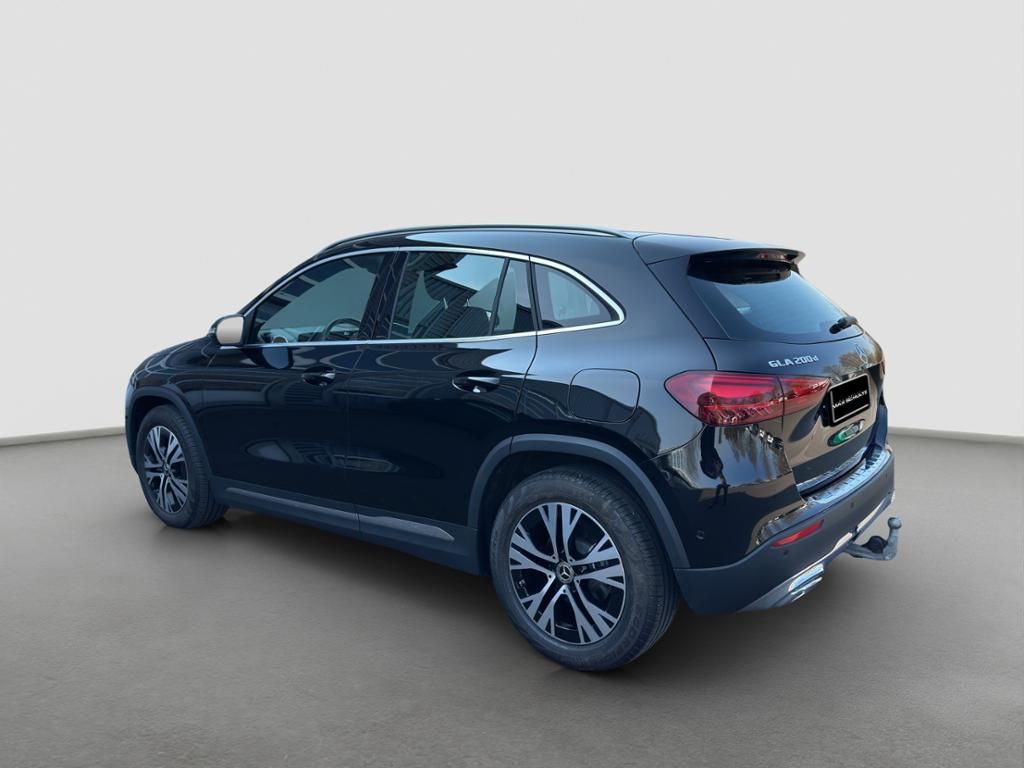 Fahrzeugabbildung Mercedes-Benz GLA 200 d LED*ParkAss*SpurH*el.Heck*PDC*RFK*AHK