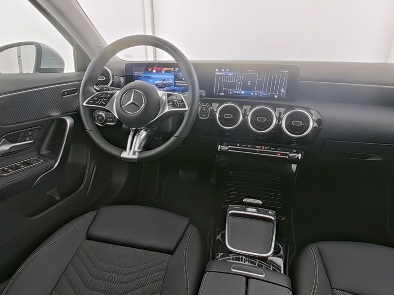 Fahrzeugabbildung Mercedes-Benz A 180 Progressive*KAMERA*LED*SPURHALTE*