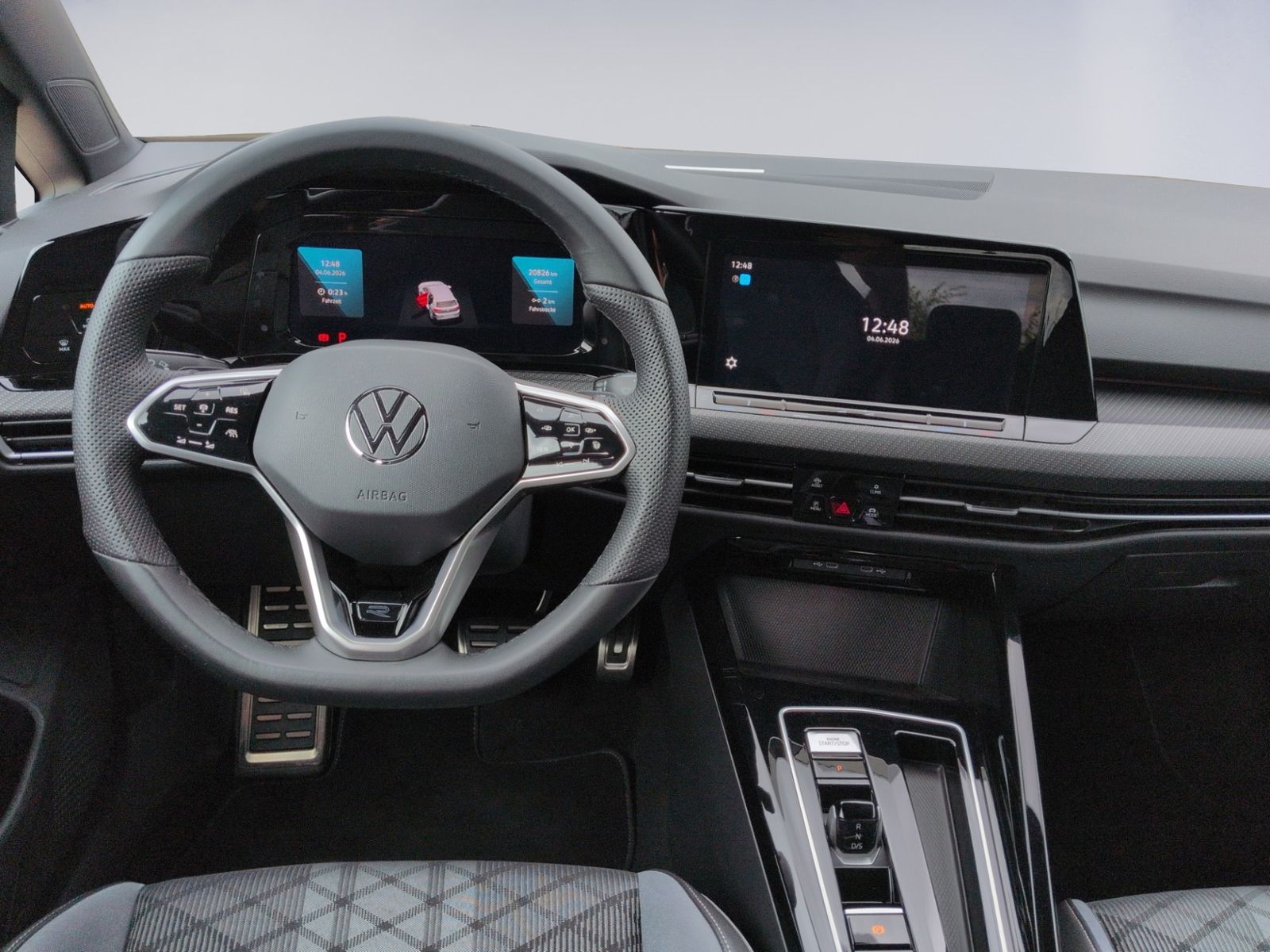 Golf VIII 1.5 TSI DSG R-Line KAMERA+NAVI+GRA+APP