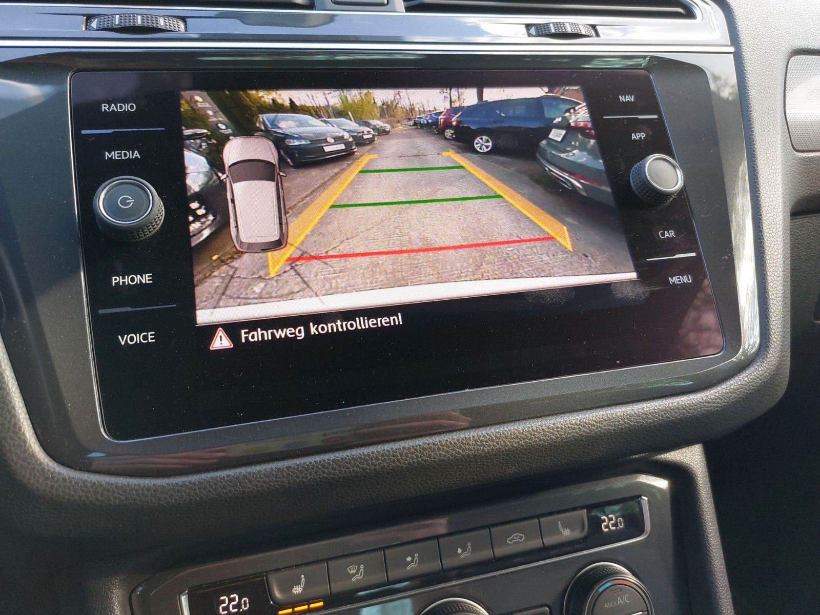 Volkswagen Tiguan Highline BMT/Start-Stopp 4Motion – Bild 17