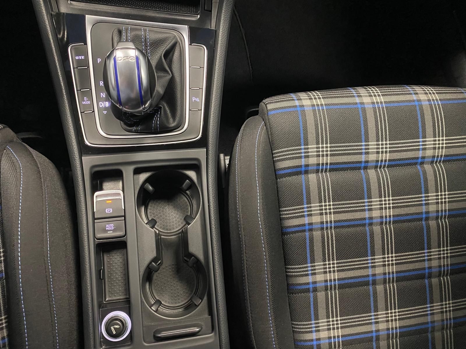 Fahrzeugabbildung Volkswagen Golf VII 1.4 PLUG-IN HYBRID GTE+AHK+MATRIX+ACC