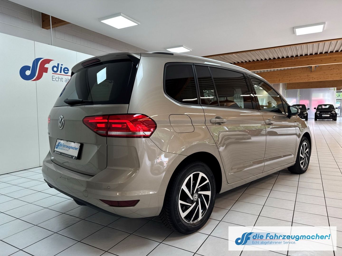 Fahrzeugabbildung Volkswagen Touran Join Start-Stopp StandHZG AHK-klappbar Na