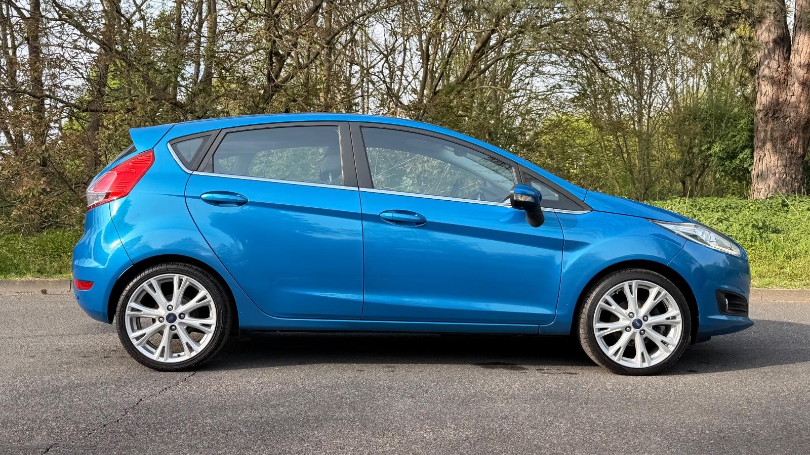 Ford Fiesta Titanium/Zahnriemen&Kupplung/ neu*