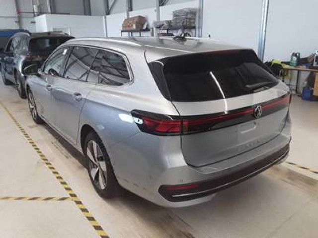 Volkswagen Passat Variant Business 1.5 eTSI DSG ergoActive foto 4