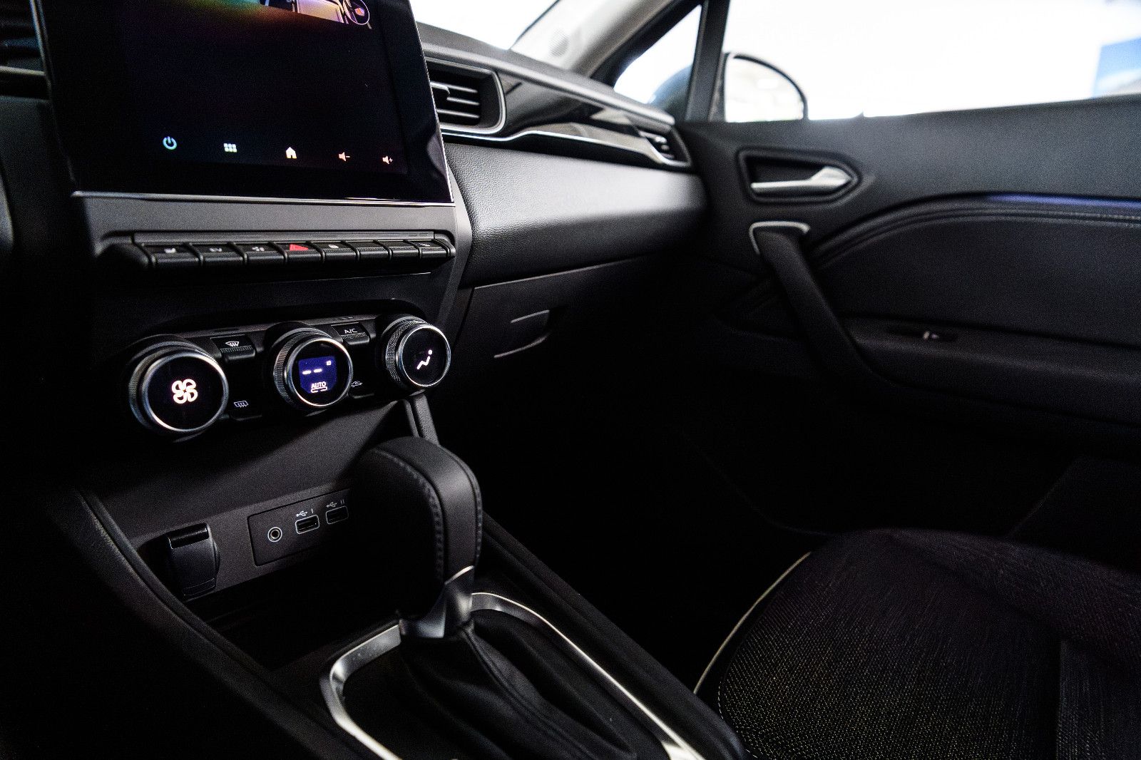 Fahrzeugabbildung Mitsubishi ASX 1.6 Intro Edition PHEV +LED+RFK+NAVI+SHZ+