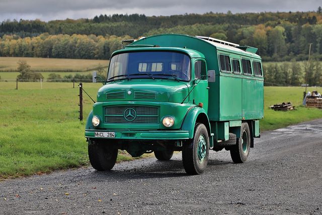 Mercedes-Benz LA 911 B Allrad Voll Aufbau Servo 130 PS