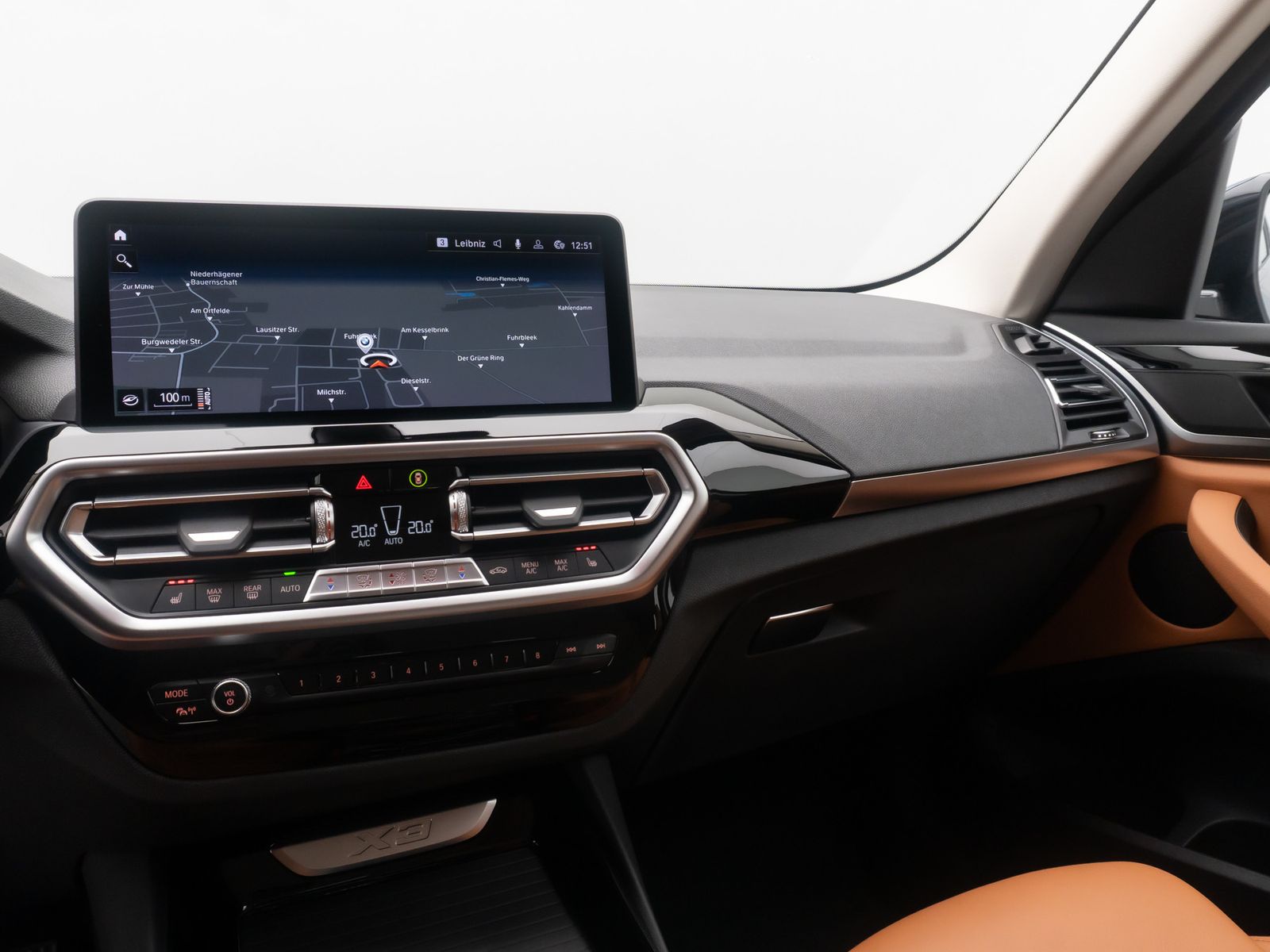 Fahrzeugabbildung BMW X3 xD30i AHK Kamera DAB Komfort Memory Leder 19"