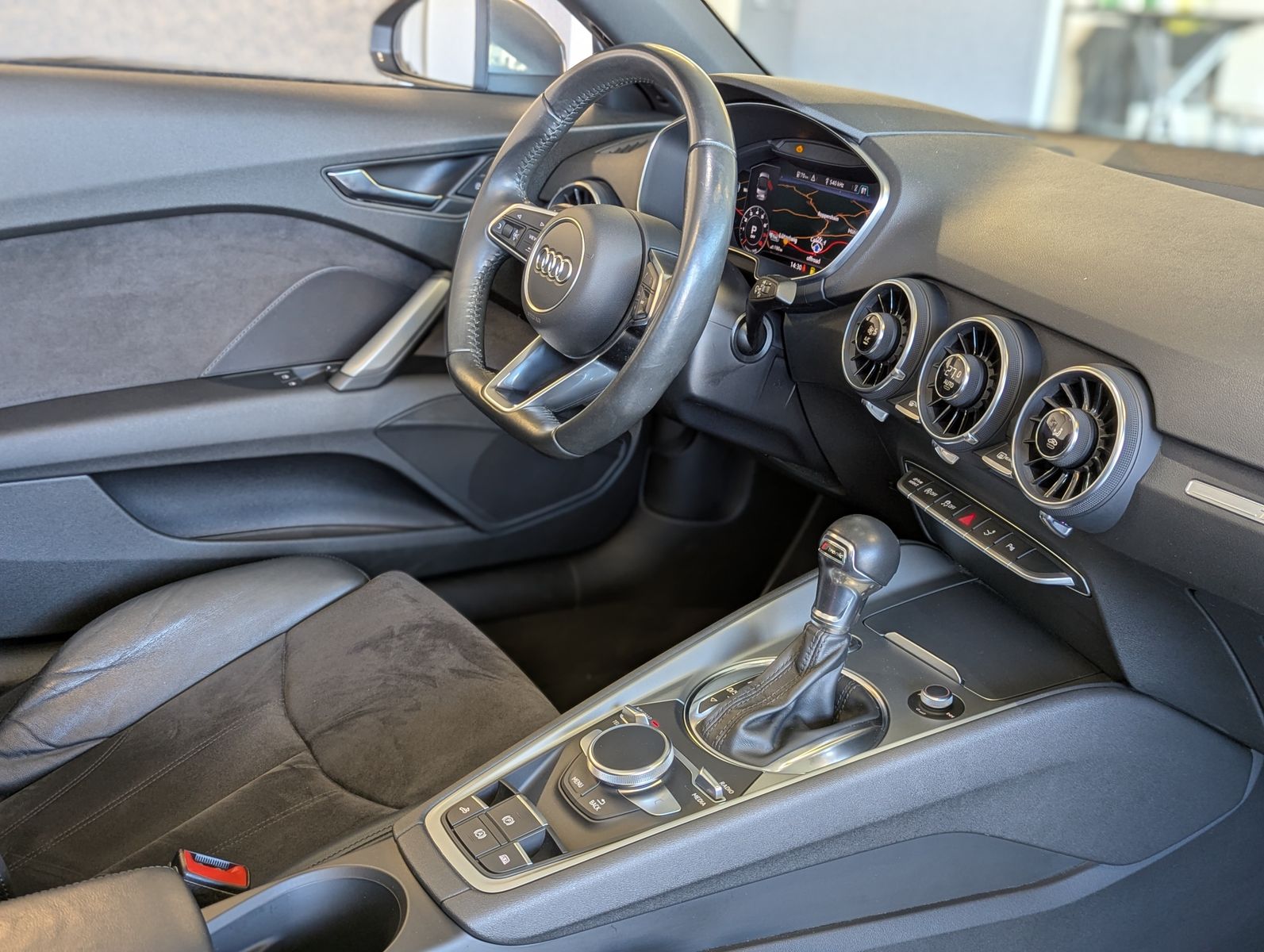 AUDI TT 1.8 TFSI S-tr. S-Line Alcantara Sitzheiz 19" - Image 16