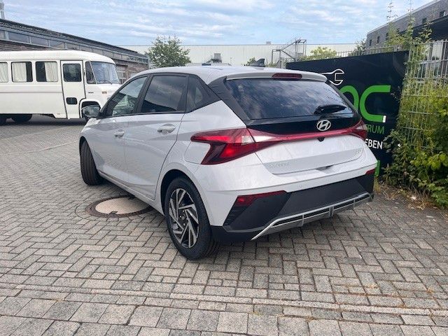 Hyundai i20 1.2 Pure 1.2 MPI / Navi / PDC LM Felge 16" imagem 3