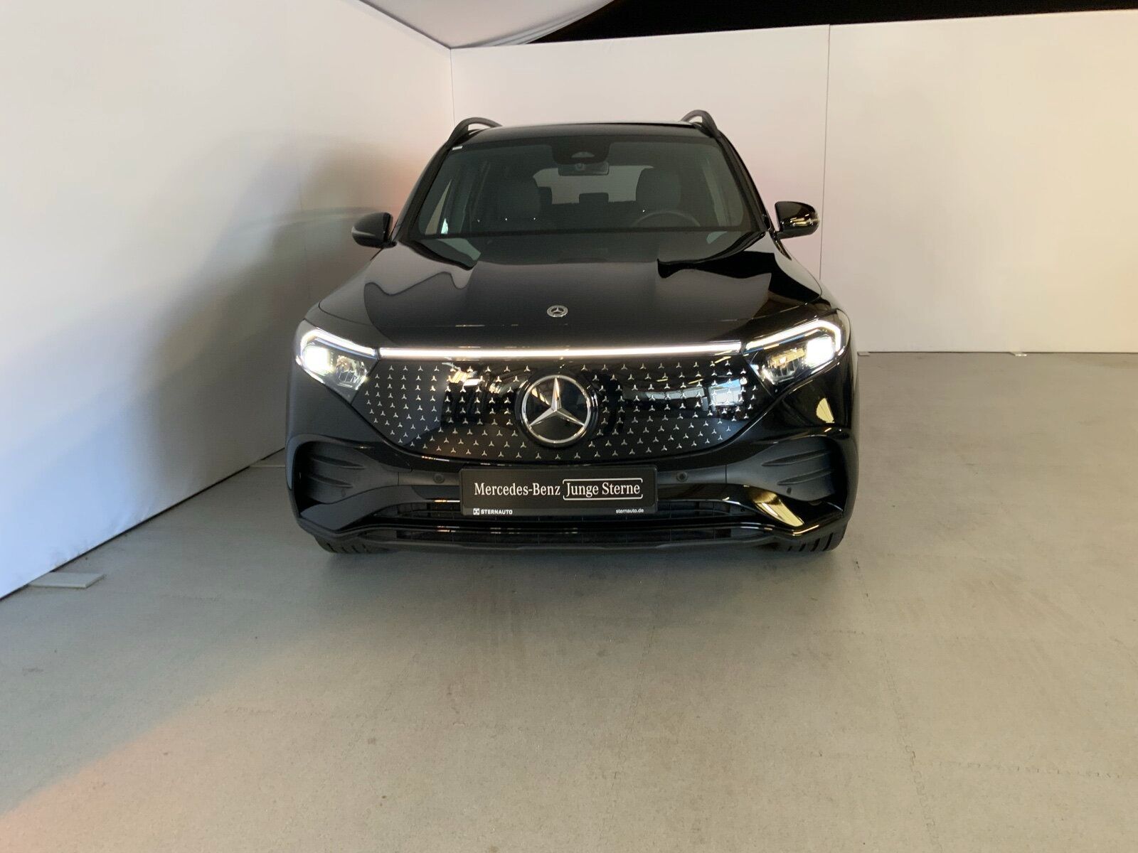 Mercedes-Benz EQB 250+ AMG DISTRONIC Night Sound THERMOTRONIC imagem 2