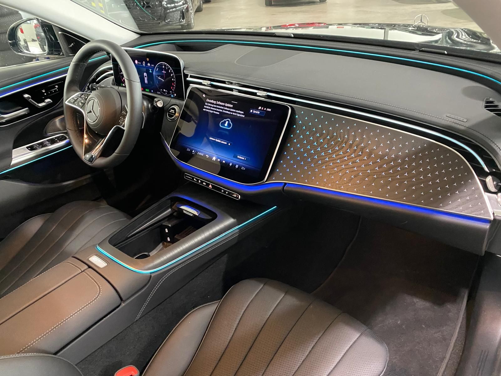 Fahrzeugabbildung Mercedes-Benz E 300 de T AMG Exclusiv/HUD/DIS/´20/AHK/
