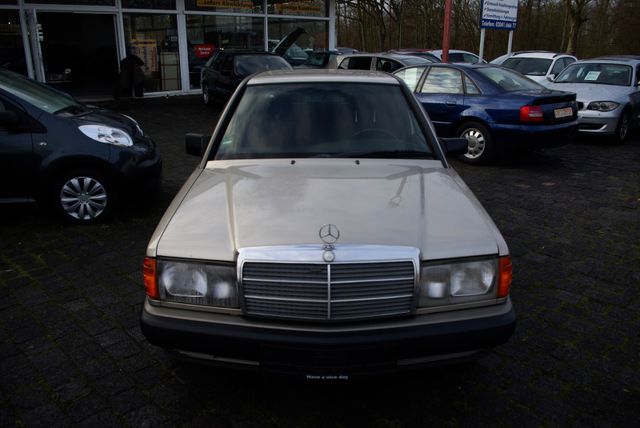 Mercedes-Benz 190E