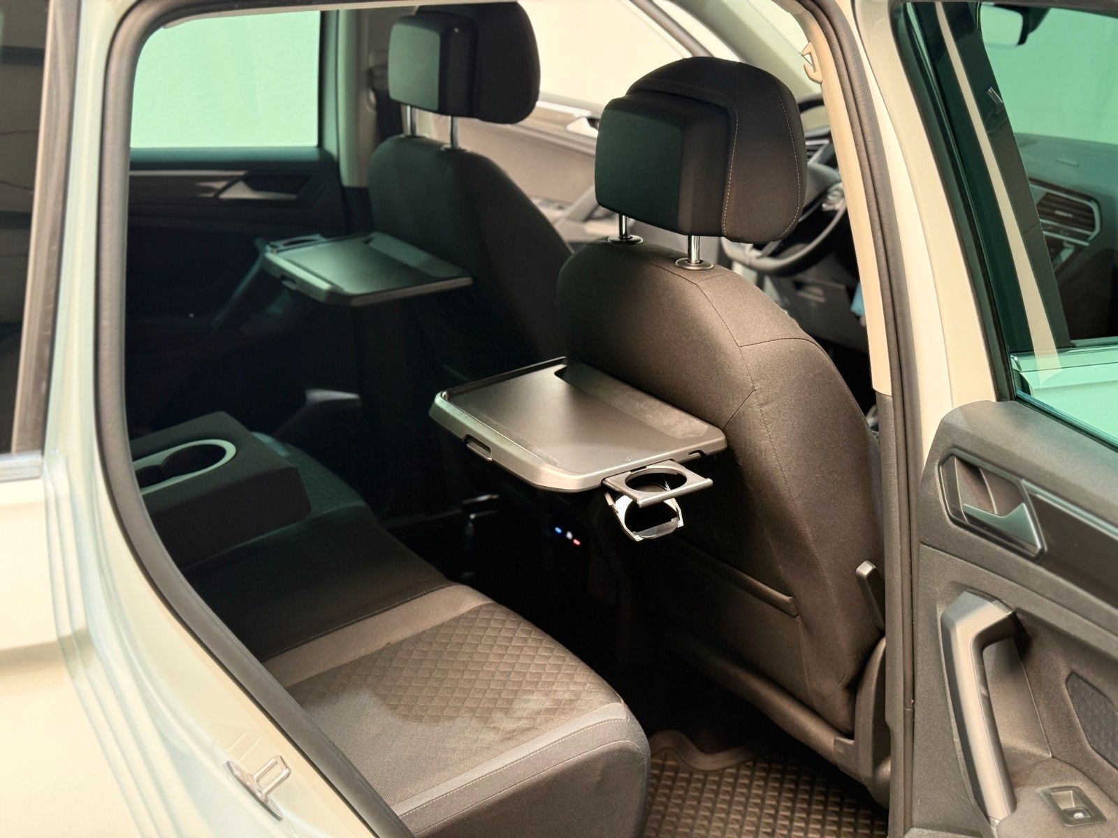 Fahrzeugabbildung Volkswagen Tiguan Comfortline DSG-4Motion-Full Link