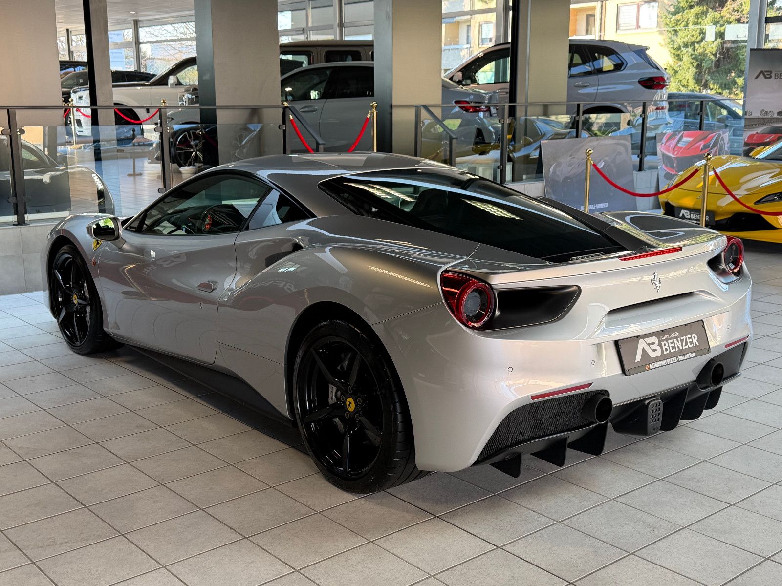 Fahrzeugabbildung Ferrari 488 GTB GTB Coupé DCT/SCUDERIA/KAMERA/