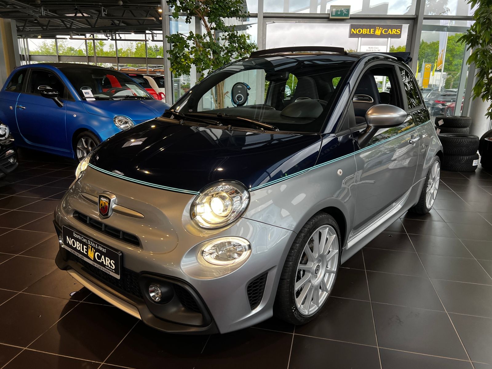 Fahrzeugabbildung Abarth 695C Rivale 175th Anniversary XEN NAVI LEDER Sit