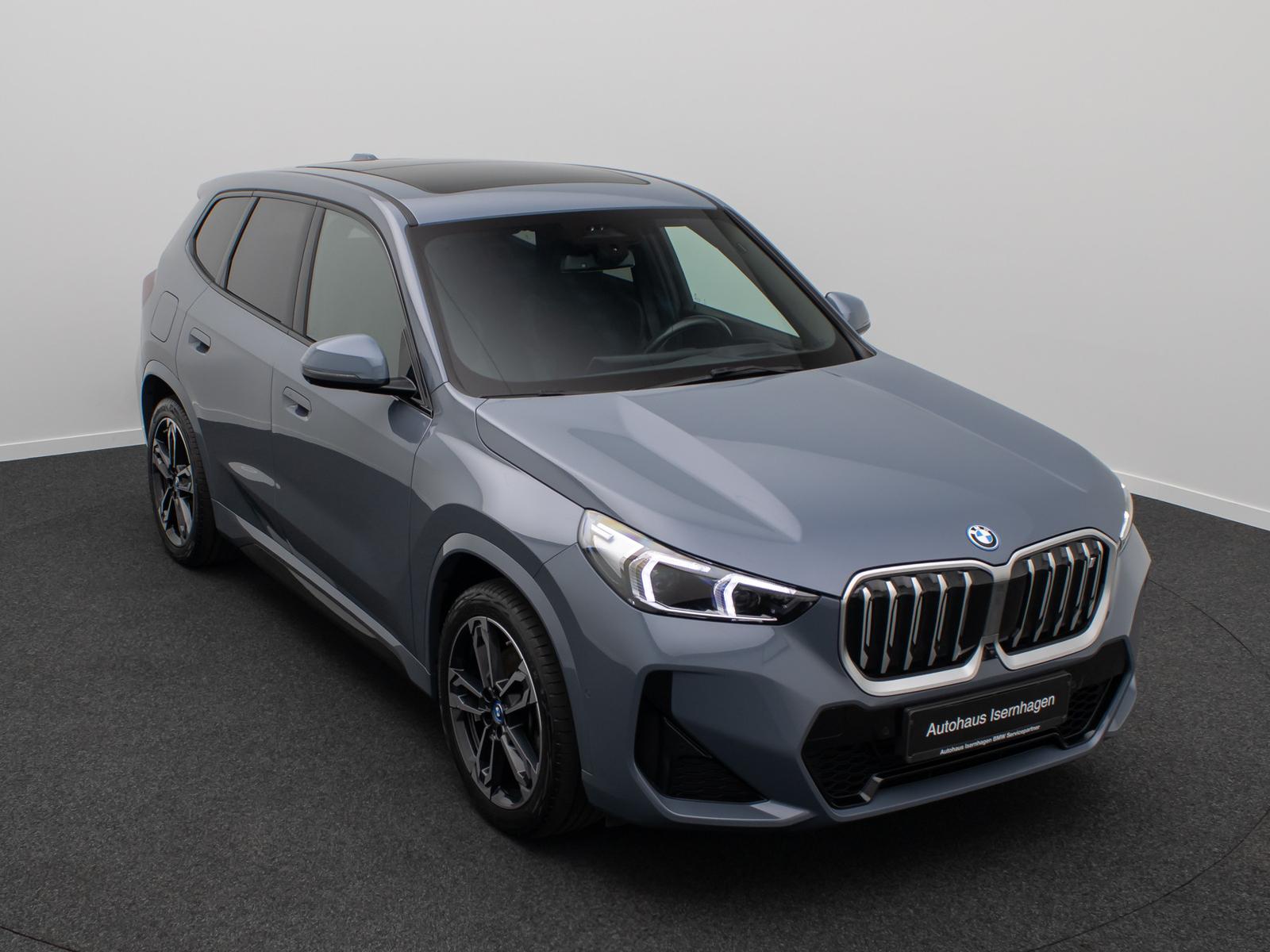 BMW iX1 xD30 MSport Panorama 360°HUD DAB Komfort 19", миниатюра 3