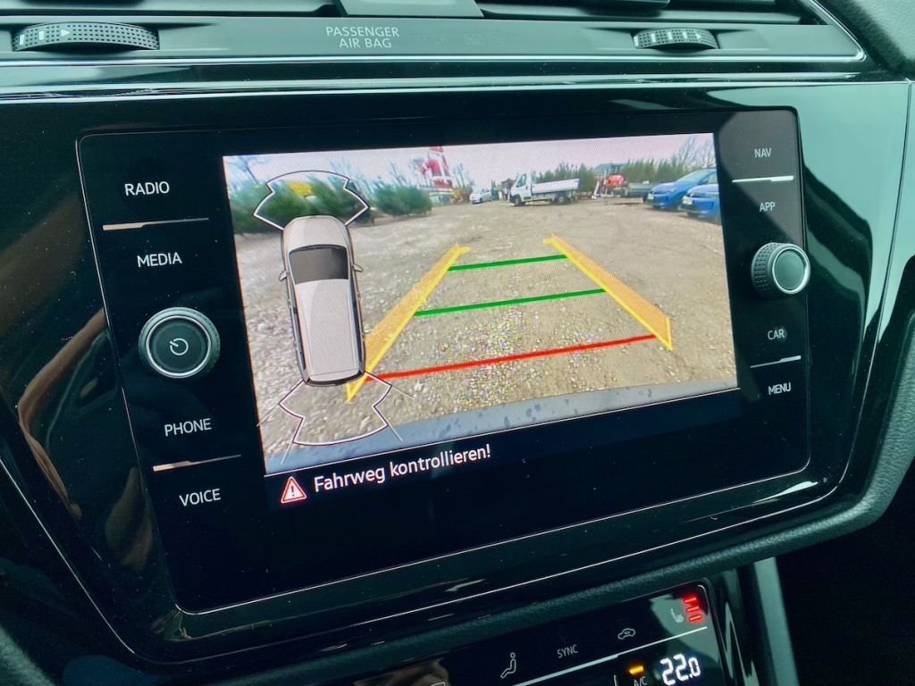 Fahrzeugabbildung Volkswagen Touran 1.5 TSI DSG 7-SITZER AAC AHK LED NAVI