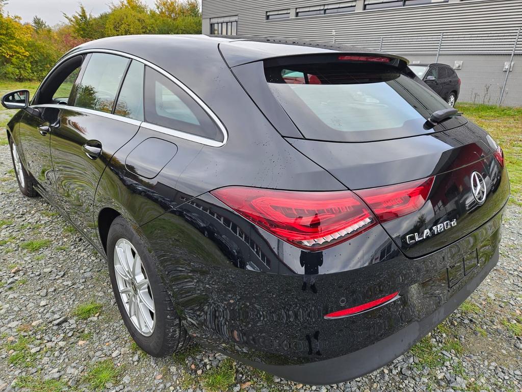 Mercedes-Benz CLA 180 Shooting Brake
