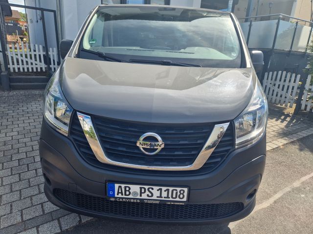 NISSAN NV300
