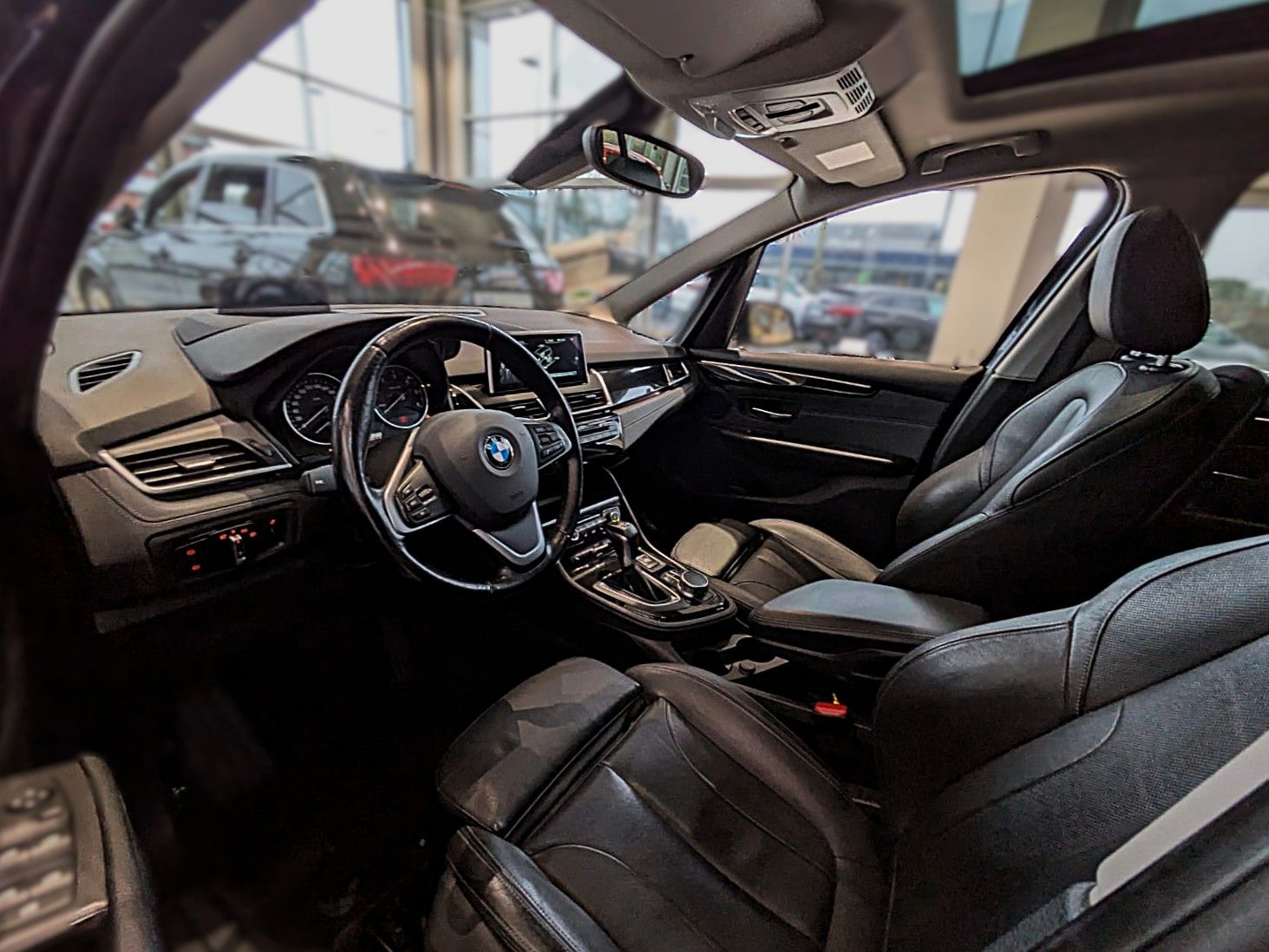 Fahrzeugabbildung BMW 220d Gran Tourer LEDER NAVI HUD PANO LED CAM