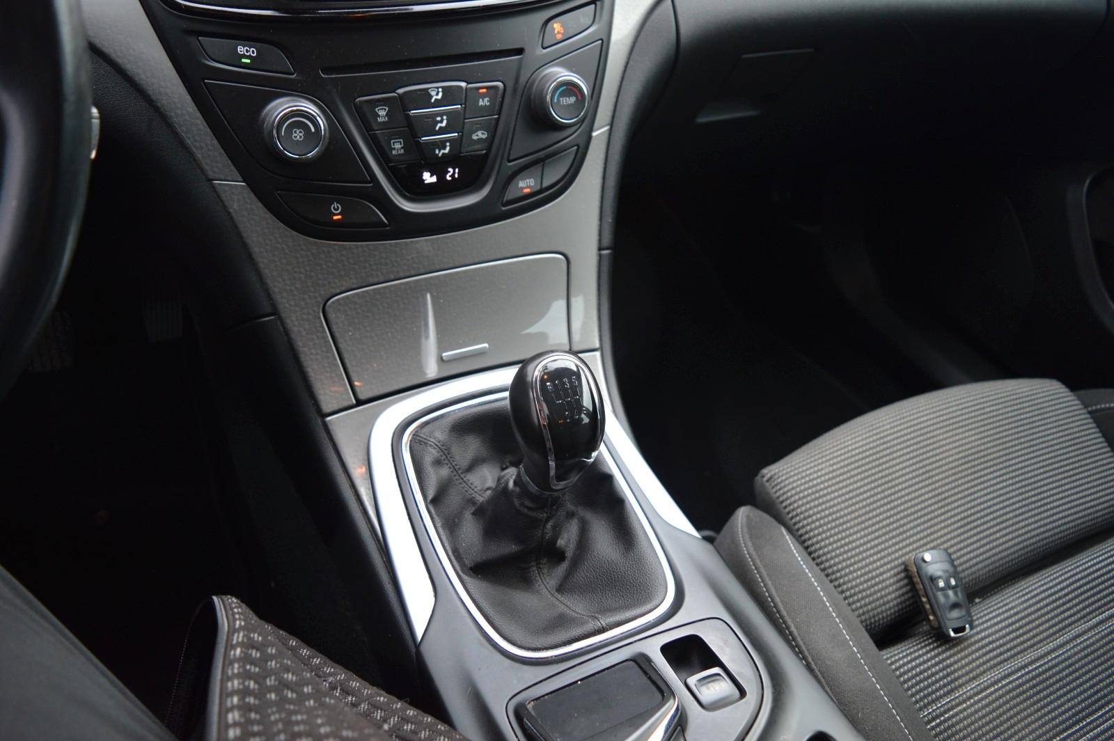 Opel Insignia 2014 — photo 18