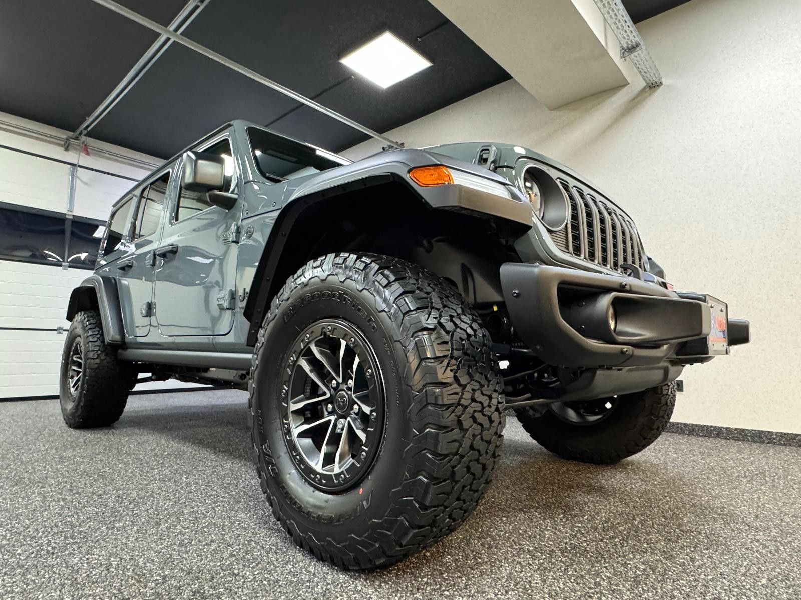 Fahrzeugabbildung Jeep MOAB 392-6.4L HEMI V8-WINDE-SKY ONE-35"